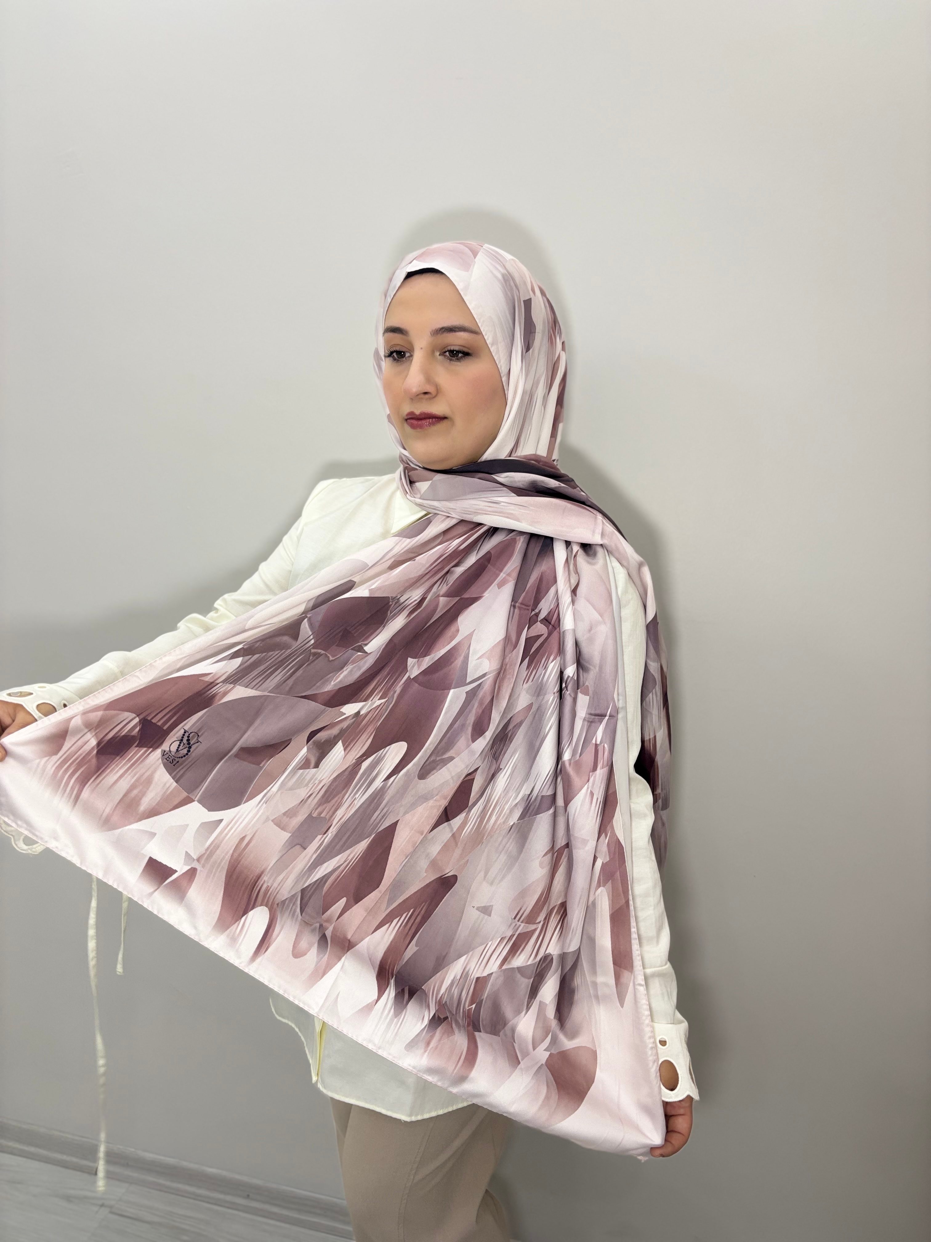 Mia Şal