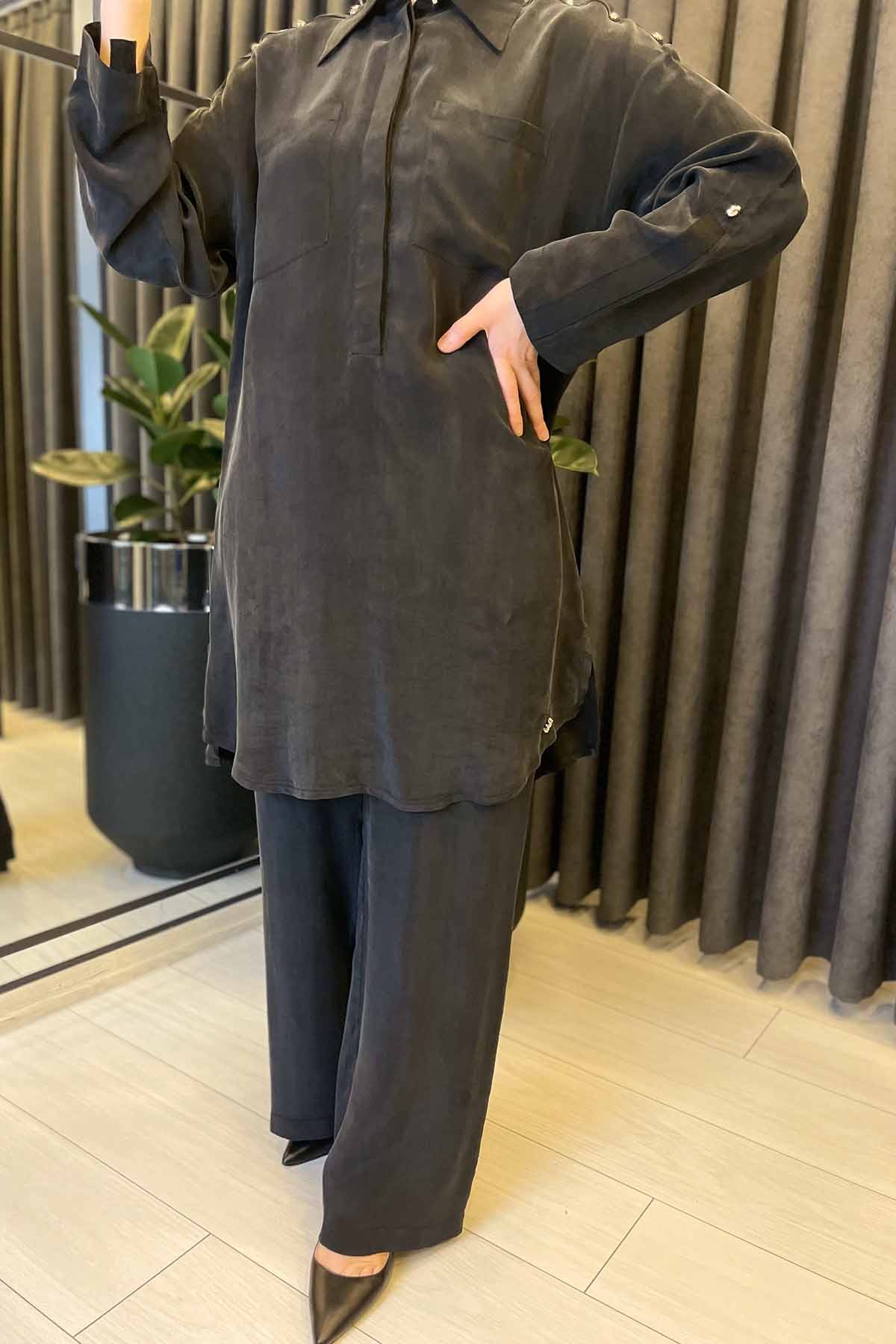 Siyah