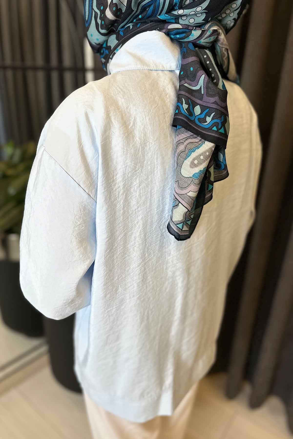 ÜÇ CEPLİ ÖNDEN DÜĞMELİ DUBAİ KISA GÖMLEK