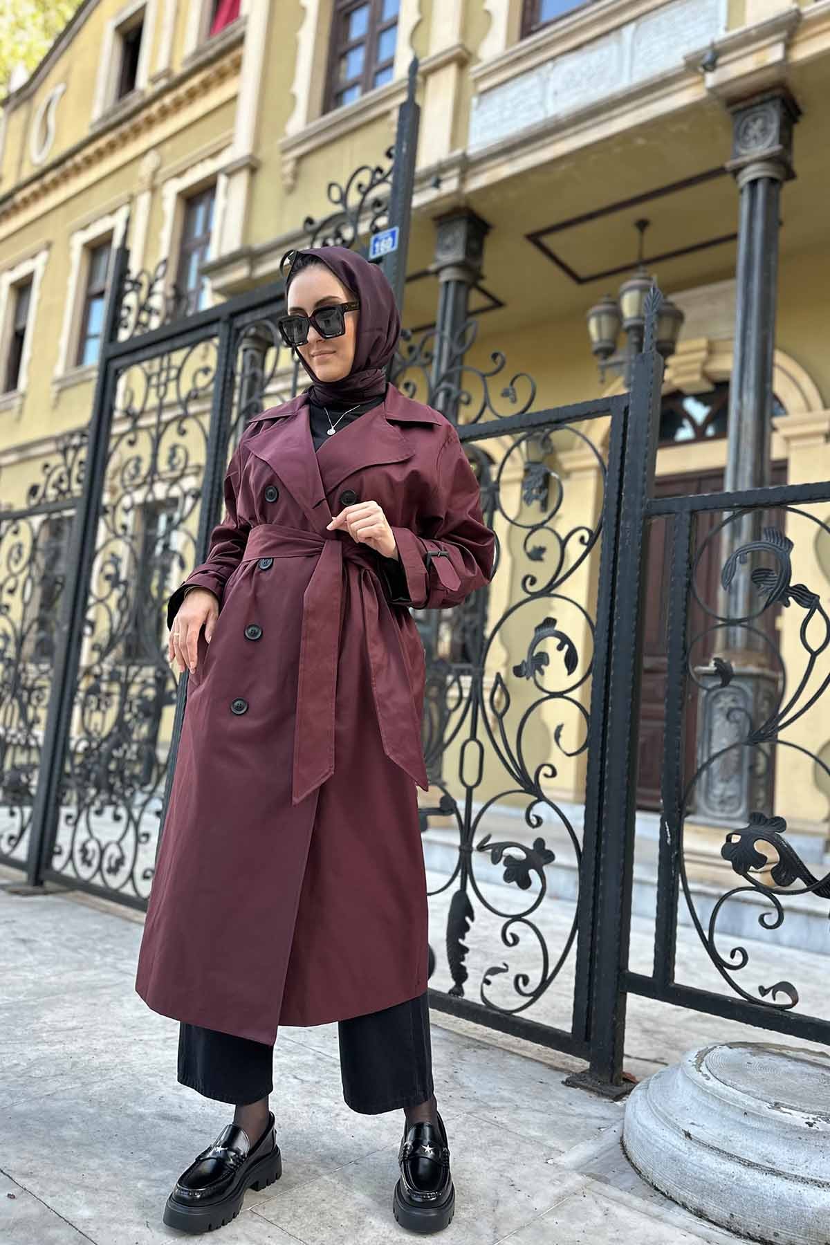 LİONA TRENÇKOT