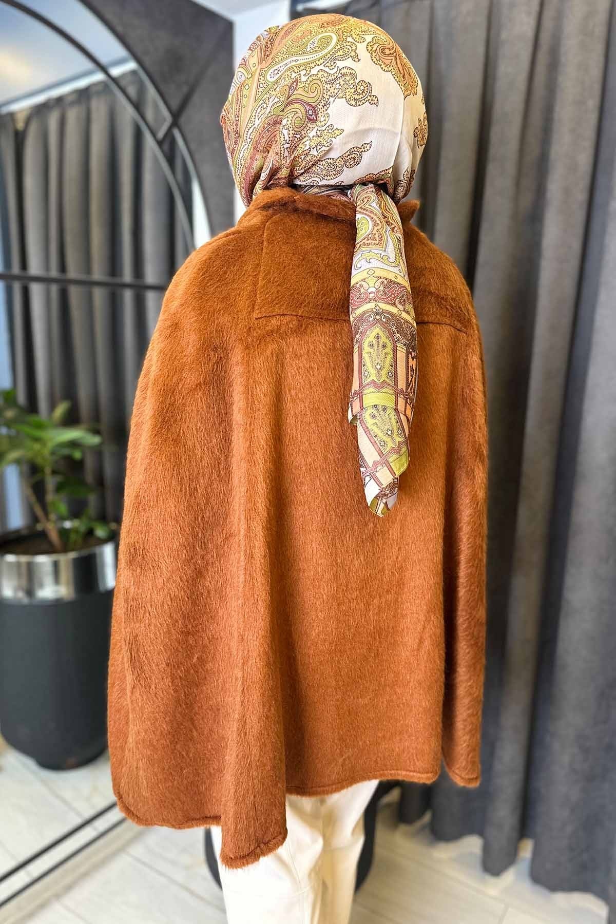 YÜN KREMİT RENGİ PANÇO