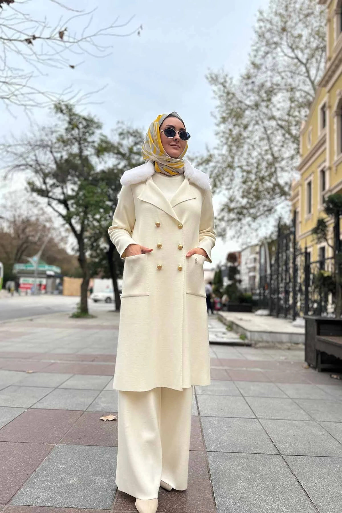 KÜRK YAKALI KRUVAZE HIRKA