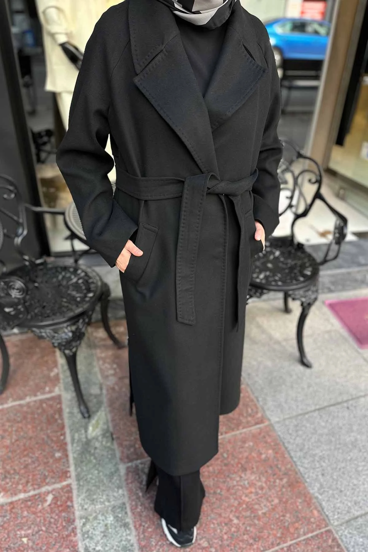 FERMUAR DETAYLI KAŞE KABAN