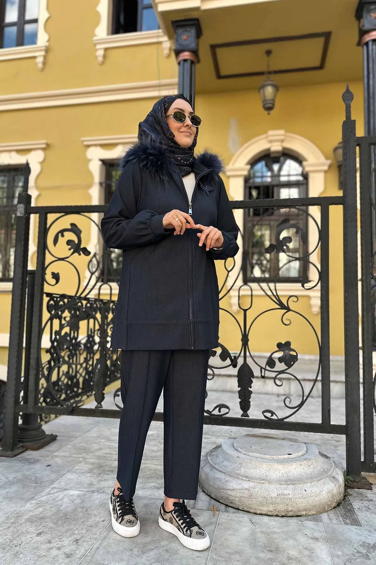 KAPŞONU KÜRKLÜ RODİ TAKIM