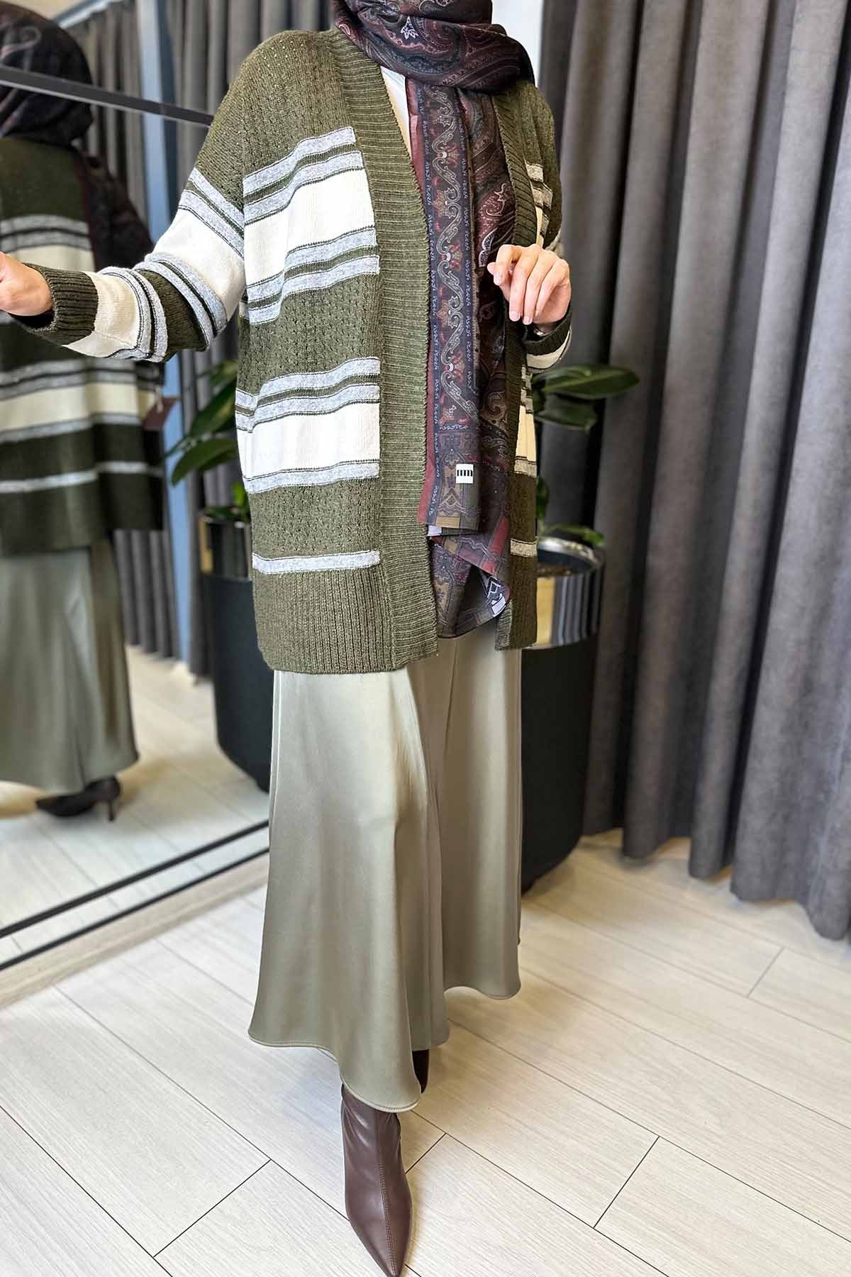 ÇİZGİLİ TRİKO HIRKA
