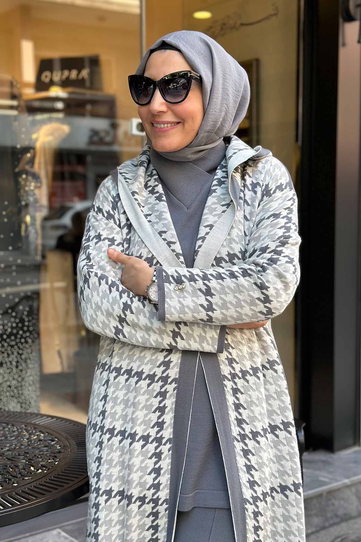 KAZAYAĞI DESENLİ KUŞAKLI HIRKA