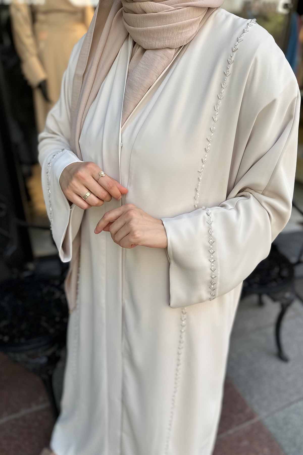 ALVA MAİSA ABAYA