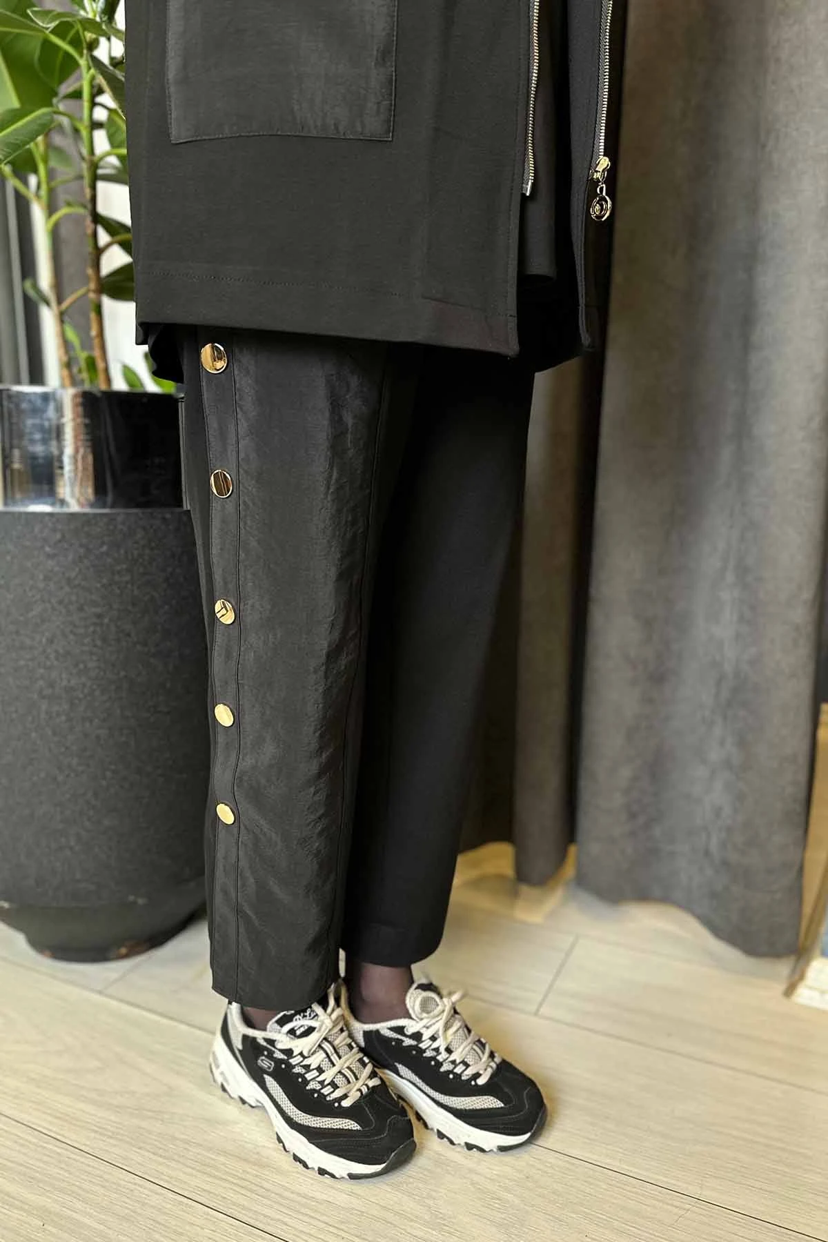 TEK TARAFI ÇIT ÇIT DETAYLI PANTOLON