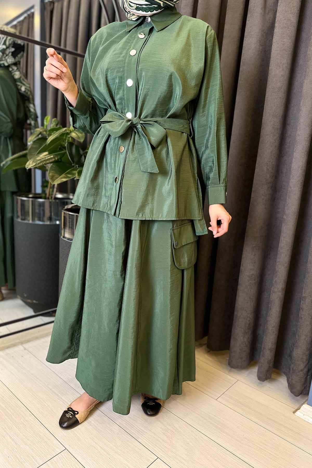 ÖNDEN ZIMBALI BELDEN KUŞAKLI KISA DUBAİ CEKET