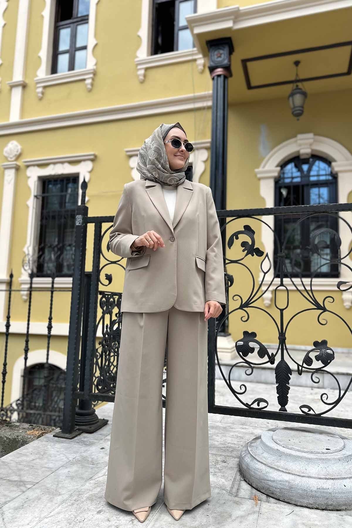 ARKASI YIRTMAÇ DETAYLI BLAZER