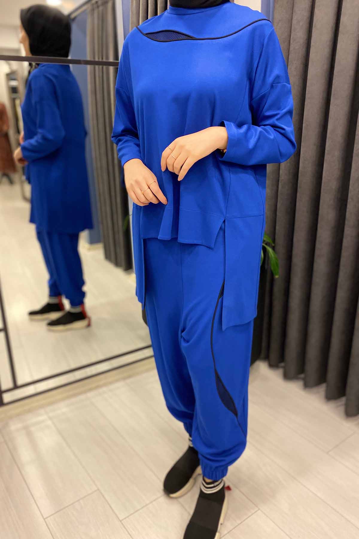 TUNİĞİ VE PANTOLONU YAPRAK DETAYLI PAÇASI LASTİKLİ PANTOLONLU TAKIM