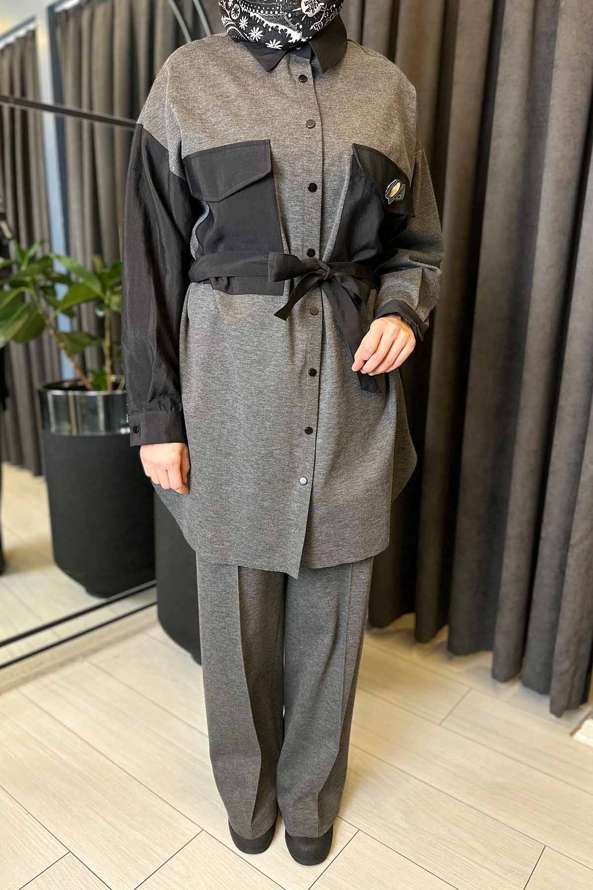 TUNİĞİ ÖNDEN ÇIT ÇITLI CEBİ AKSESUAR DETAYLI PANTOLONLU TAKIM