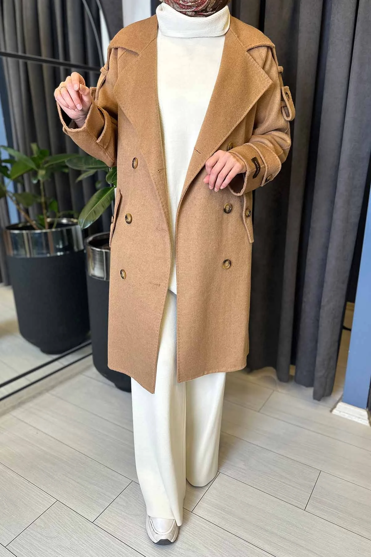 YÜN KAŞMİR APOLETLİ KABAN