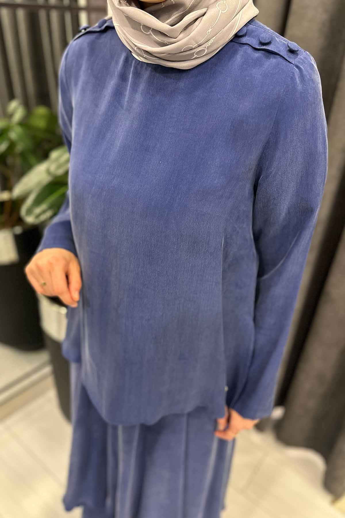 NAVY BLUE