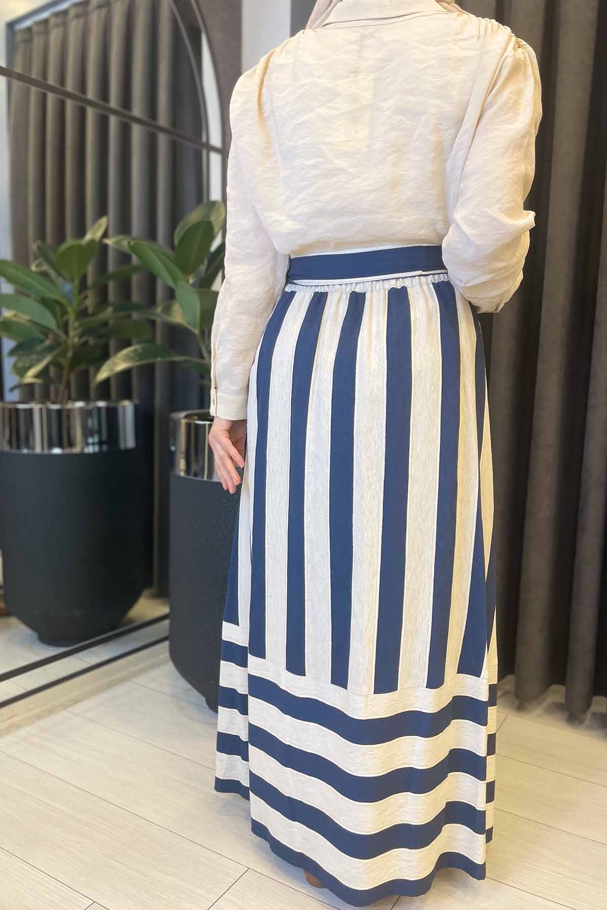 ÇİZGİ DETAYLI DÜĞMELİ ETEK
