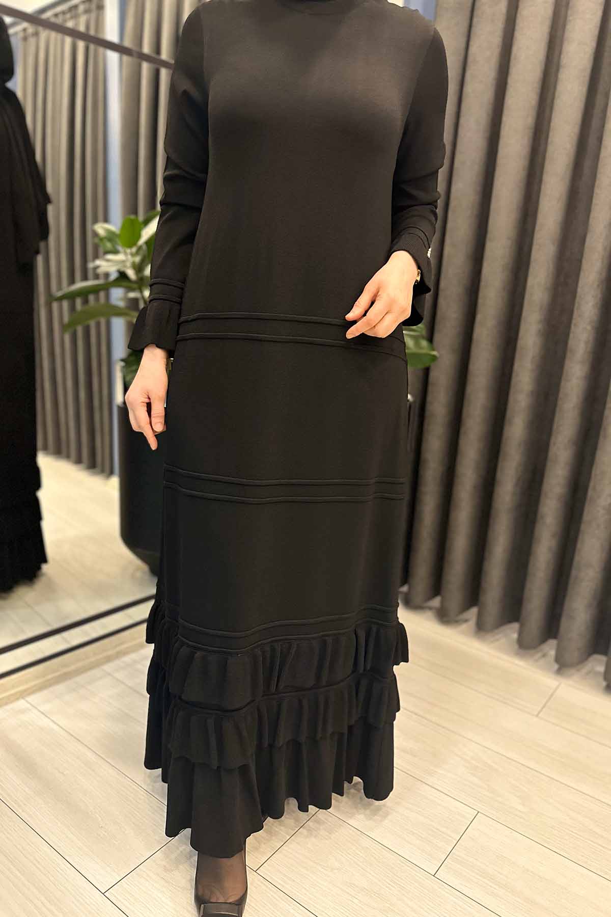 ETEK UCU VE BİLEĞİ FIRFIRLI TRİKO ELBİSE