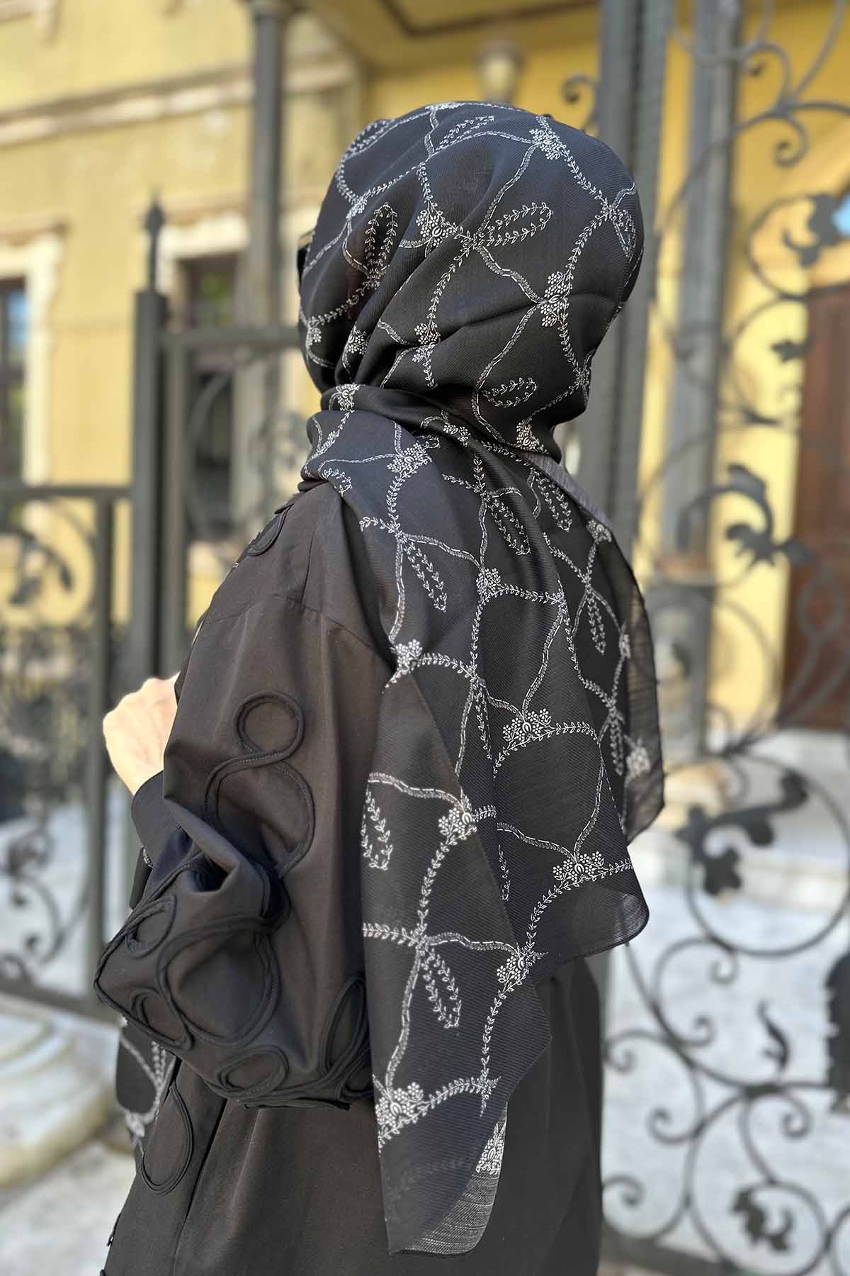 BLACK CROWN