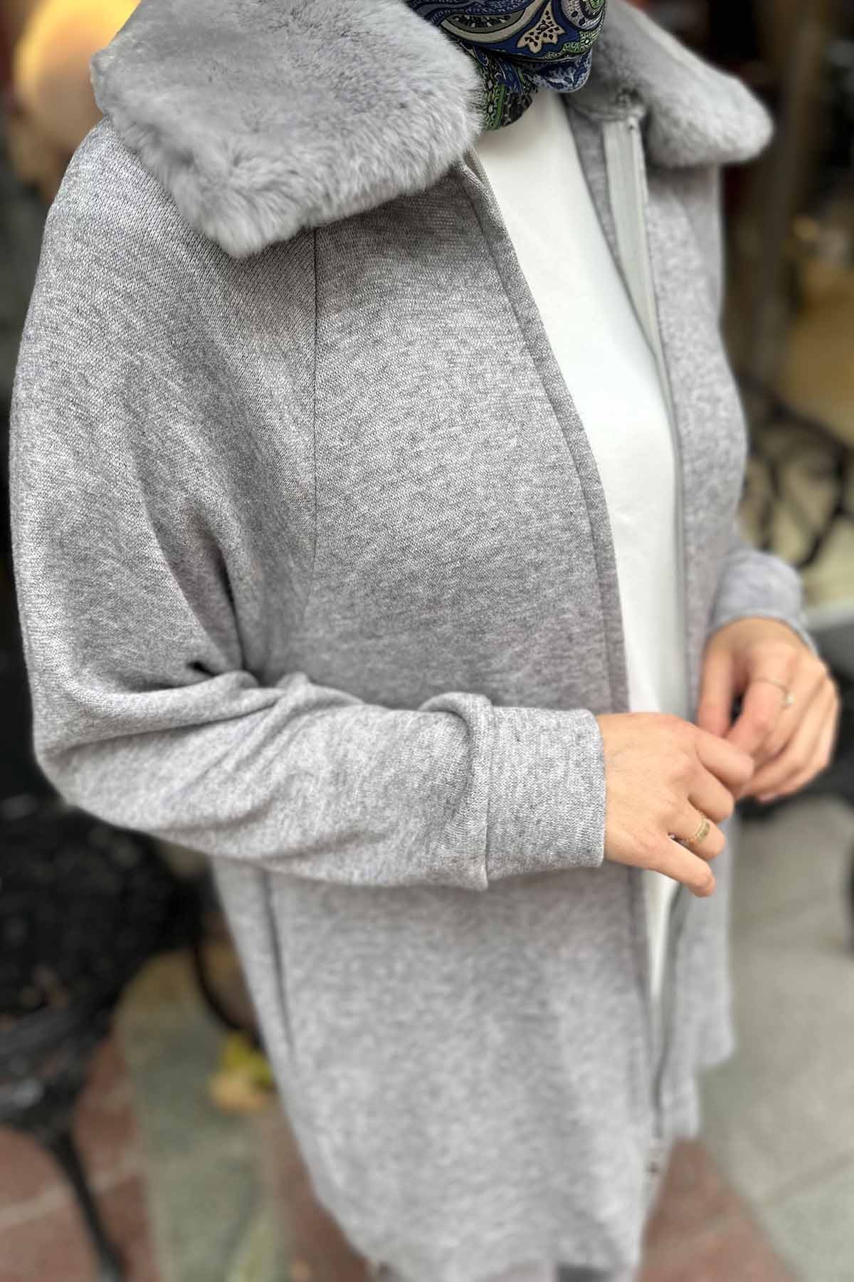 Yakası Kürklü Triko Kumaş Takım