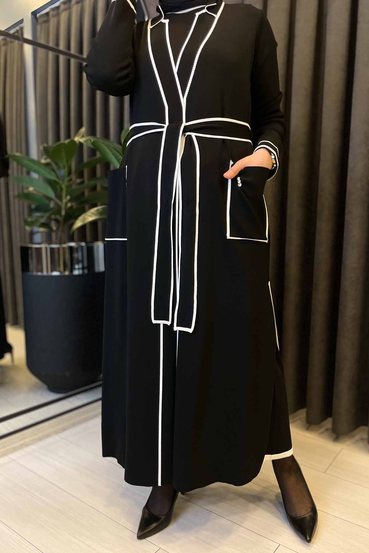 YANLARI YIRTMAÇLI KUŞAKLI UZUN HIRKA