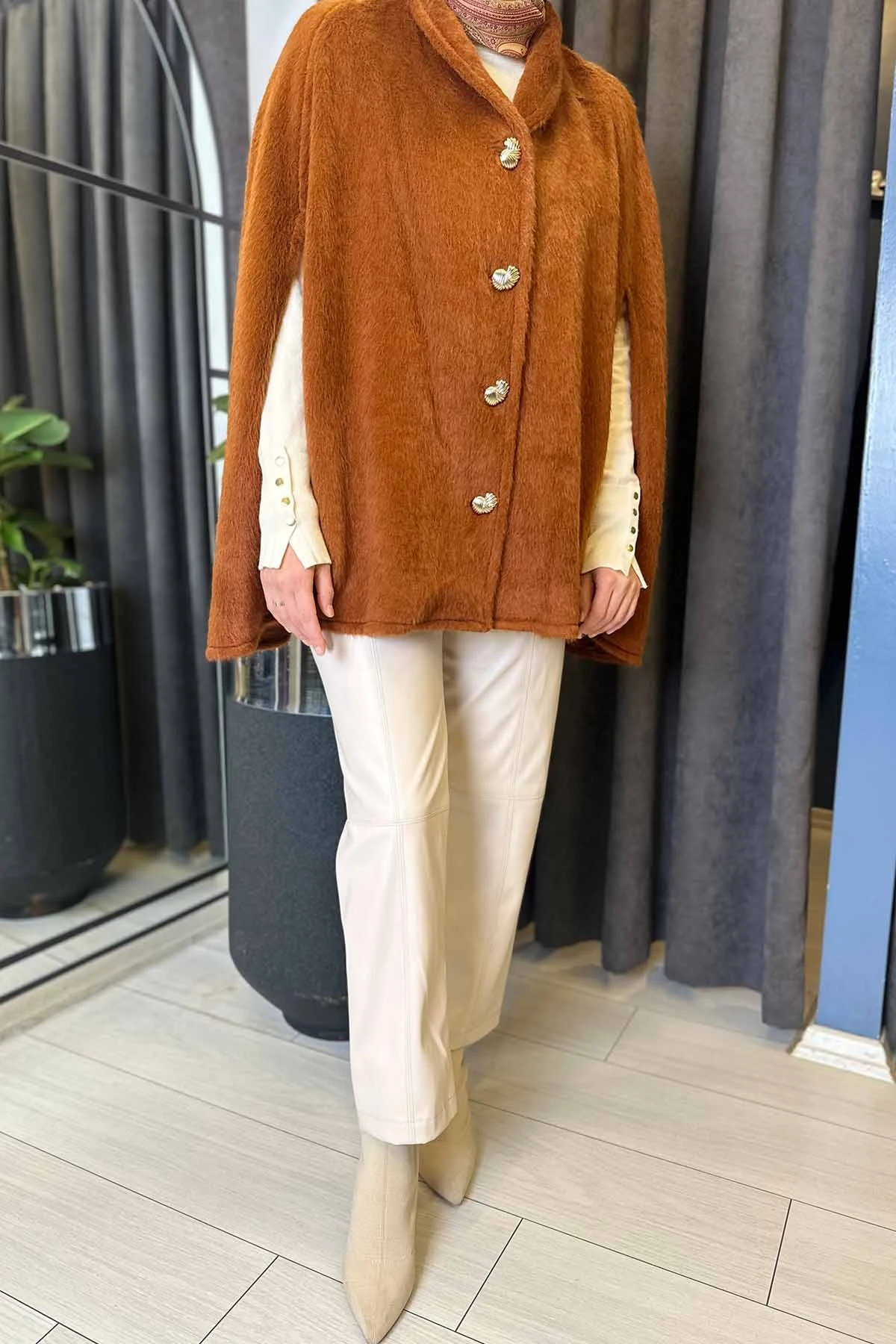 DİKİŞ DETAYLI DERİ PANTOLON