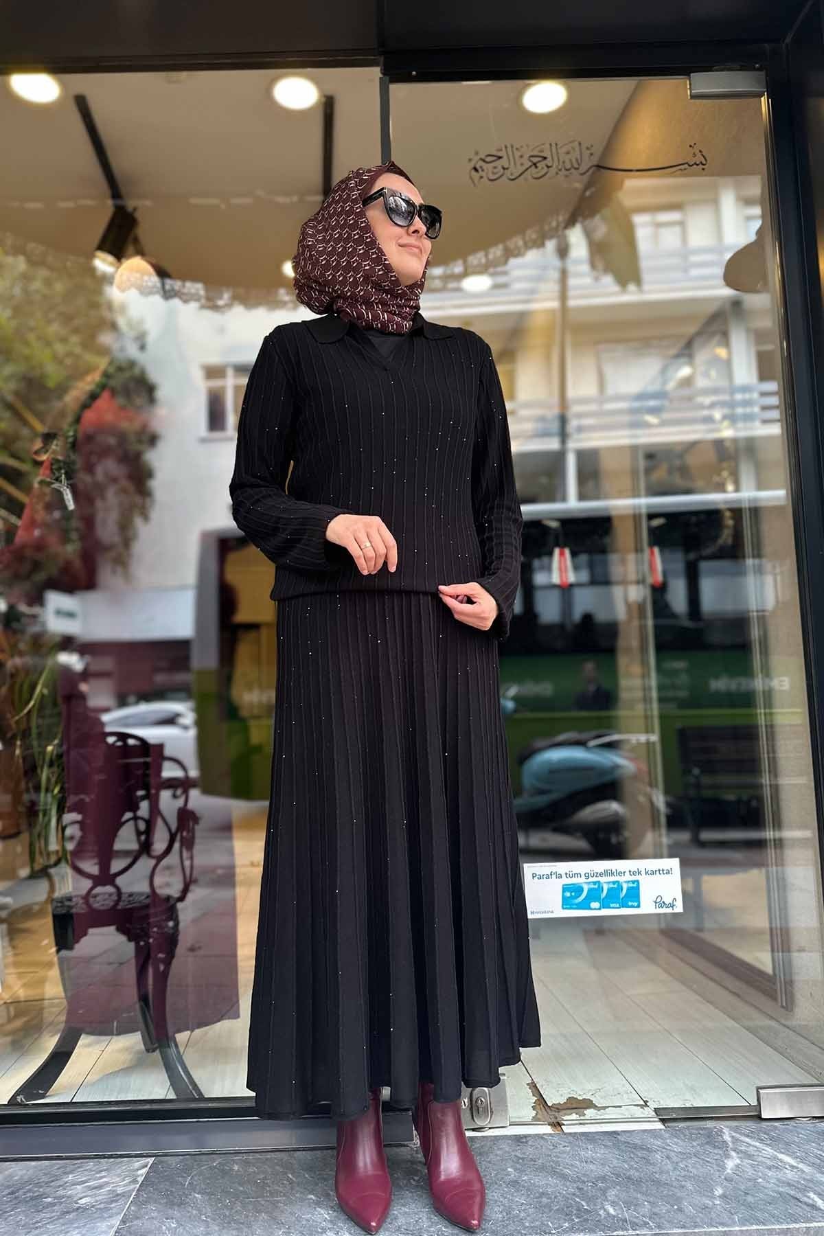 PUL DETAYLI TRİKO ETEK