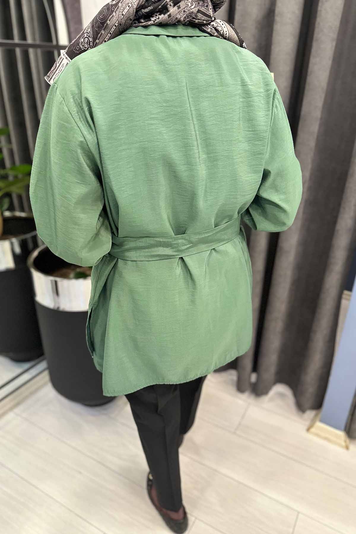 ÖNDEN ZIMBALI BELDEN KUŞAKLI KISA DUBAİ CEKET