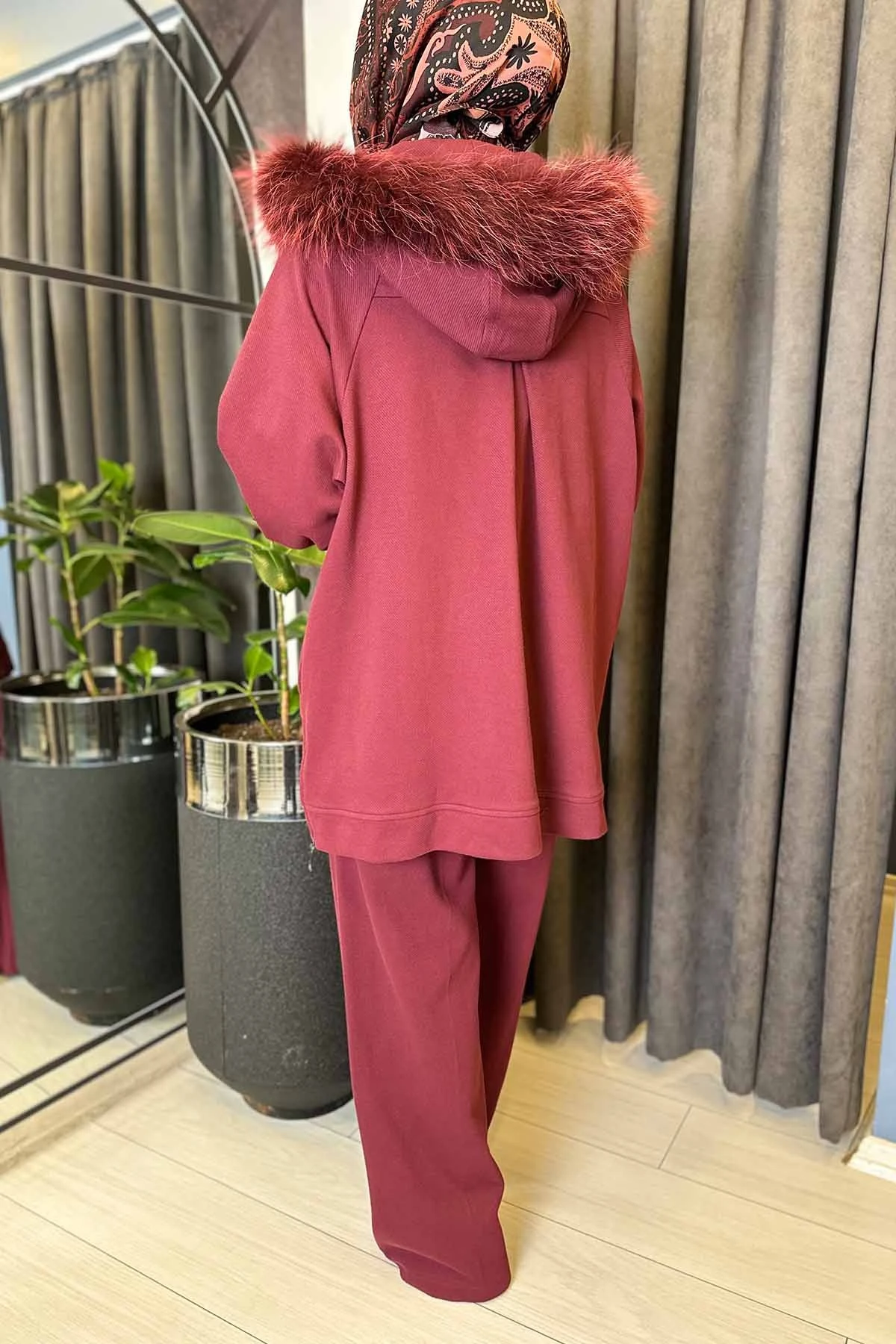 KAPŞONU KÜRKLÜ DEZA TAKIM