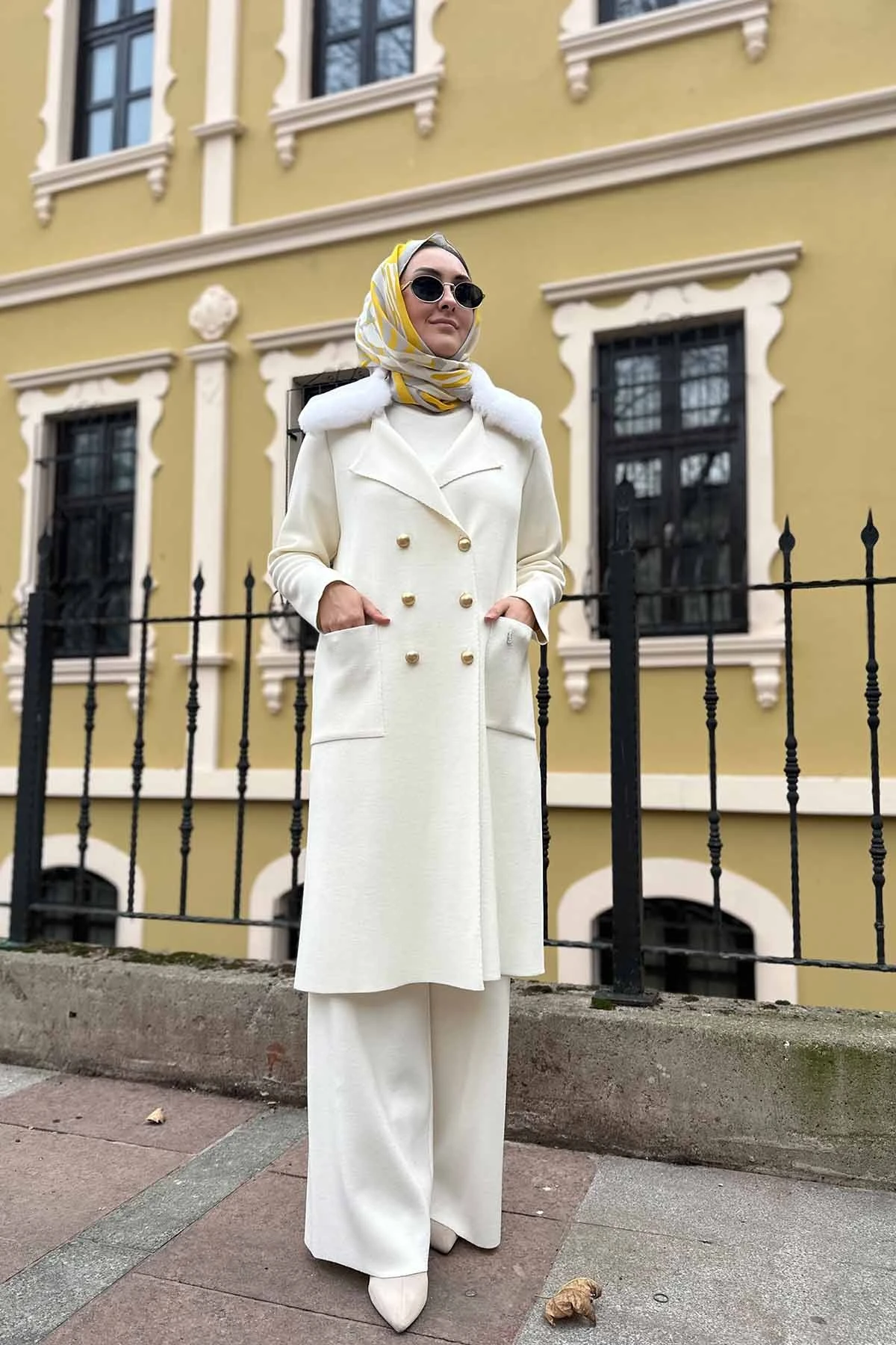 KÜRK YAKALI KRUVAZE HIRKA