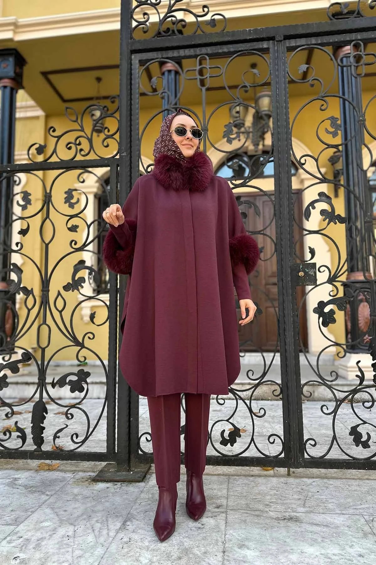 KÜRK DETAYLI TRİKO PANÇO - Bordo