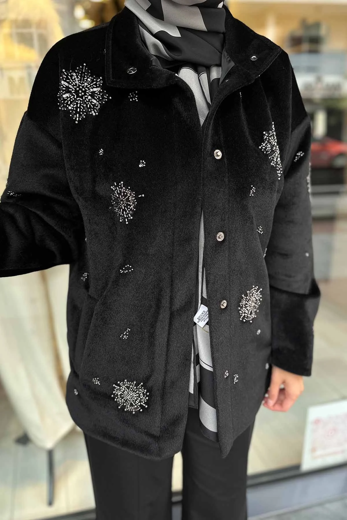 NAKIŞ İŞLEMELİ MONT