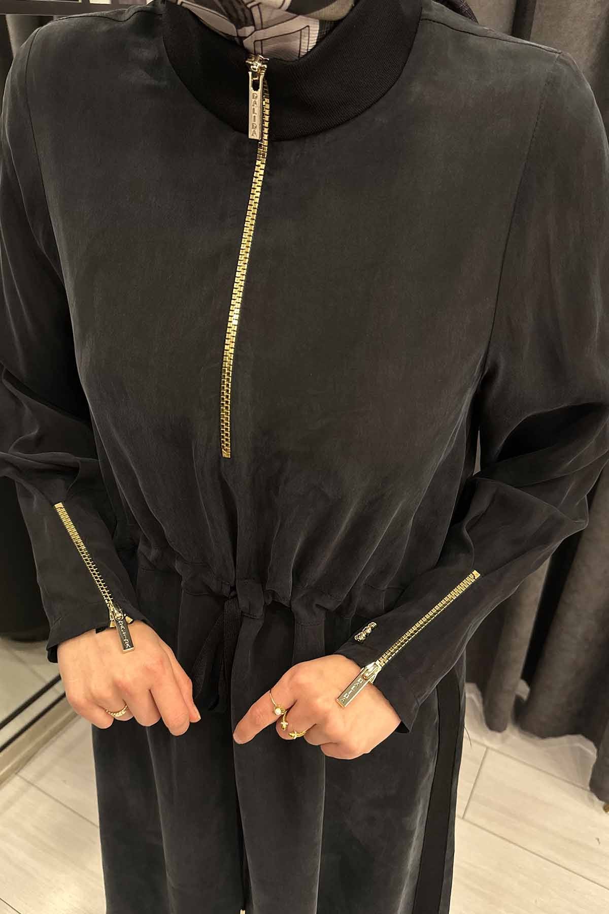 YAKASI FERMUARLI BELİ BÜZGÜLÜ CUPRO ELBİSE