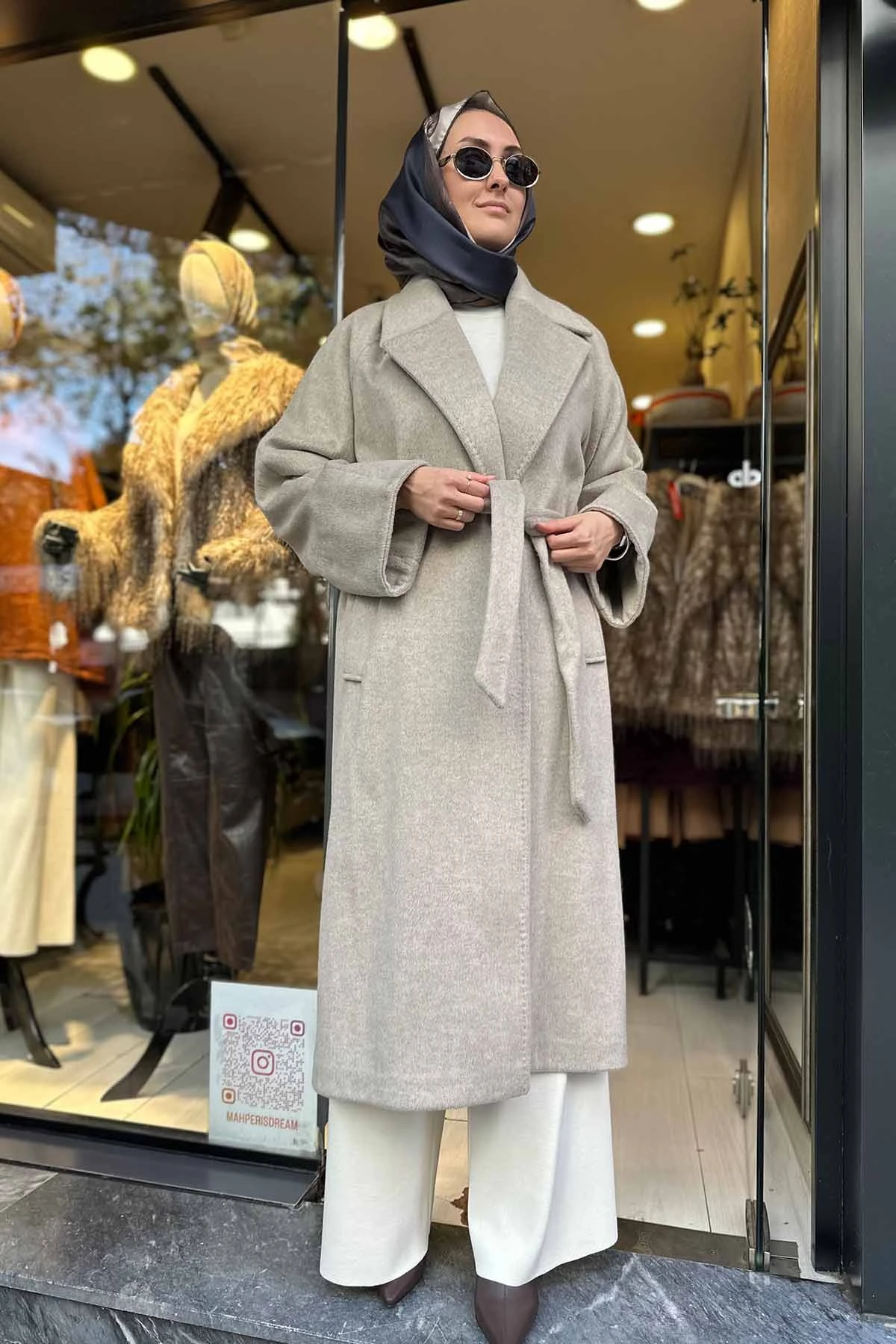 ARKASI FERMUAR DETAYLI KAŞE KABAN