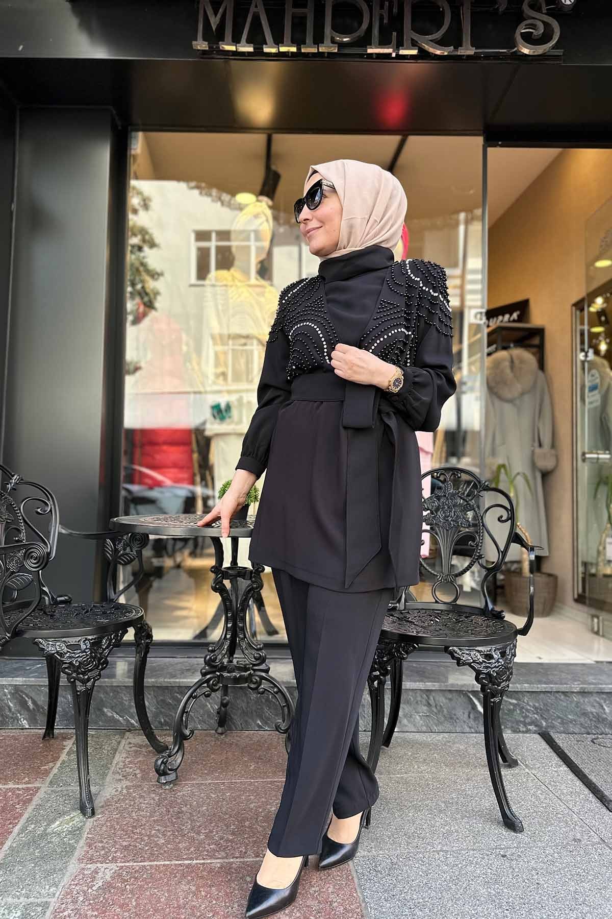 Siyah