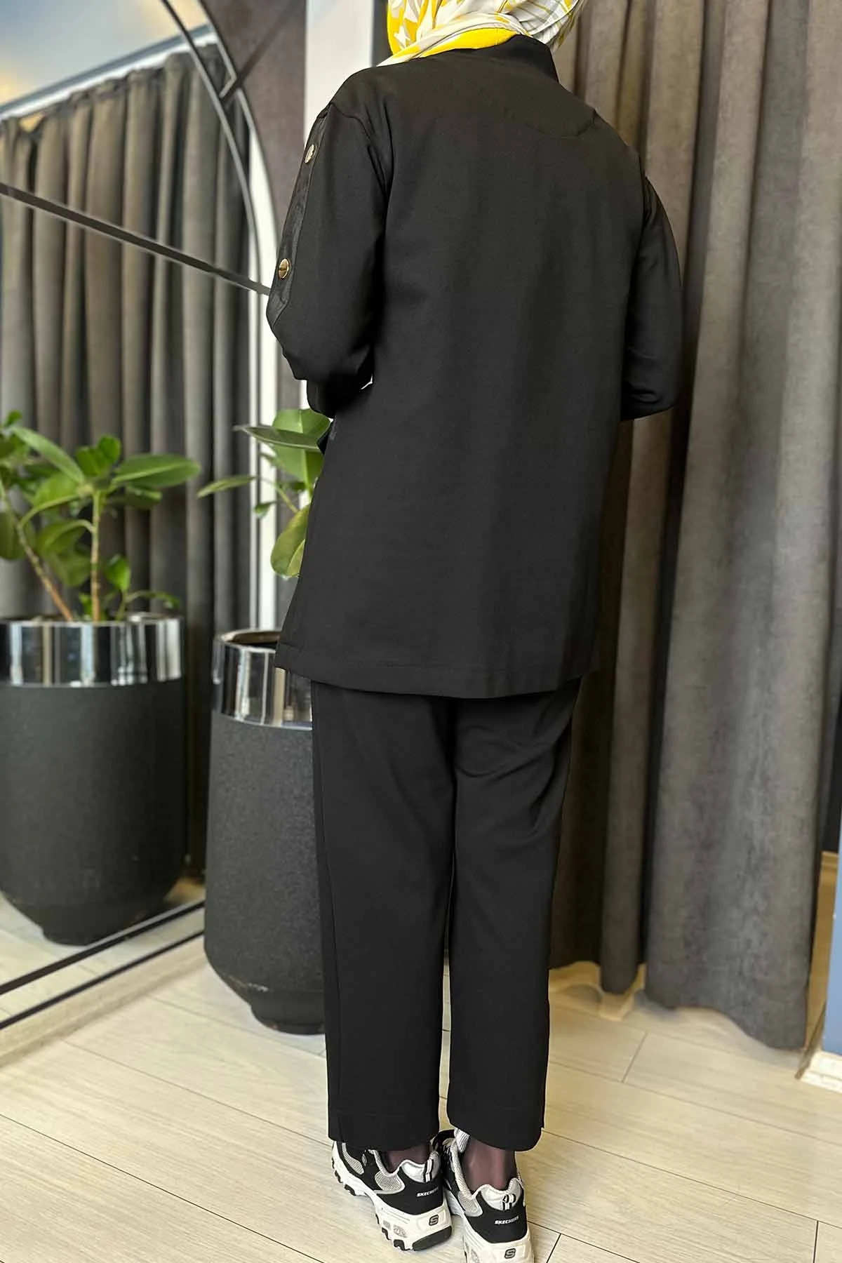 KOLLARI ÇIT ÇIT DETAYLI ÖNDEN FERMUARLI HAKİM YAKA CEKET