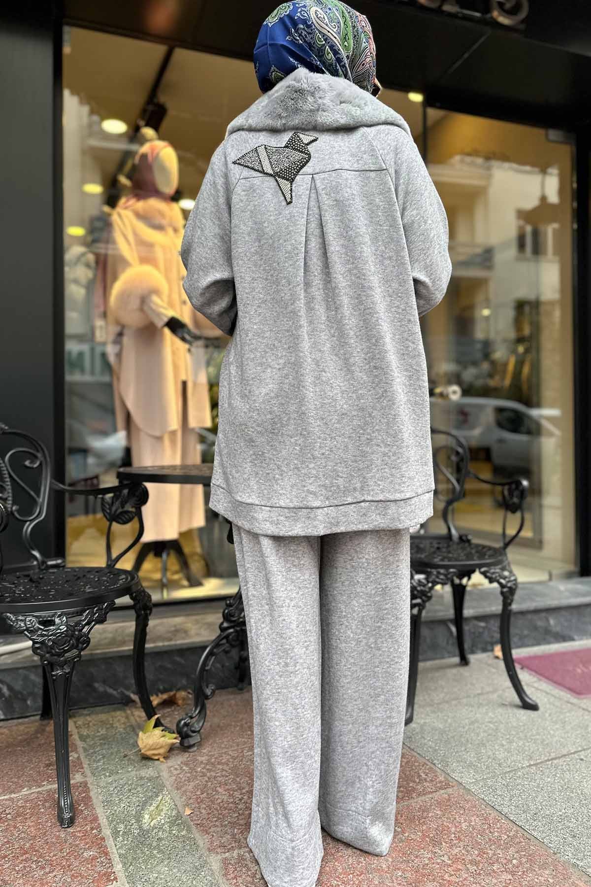 Yakası Kürklü Triko Kumaş Takım