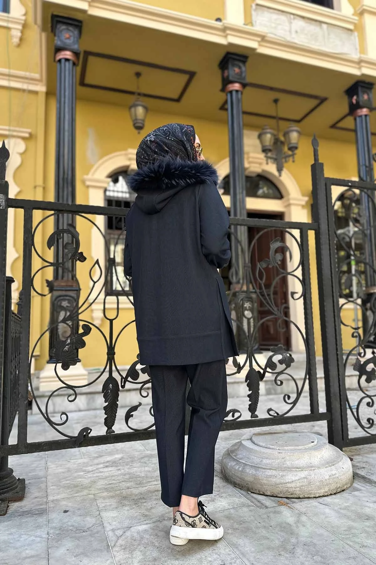 KAPŞONU KÜRKLÜ RODİ TAKIM