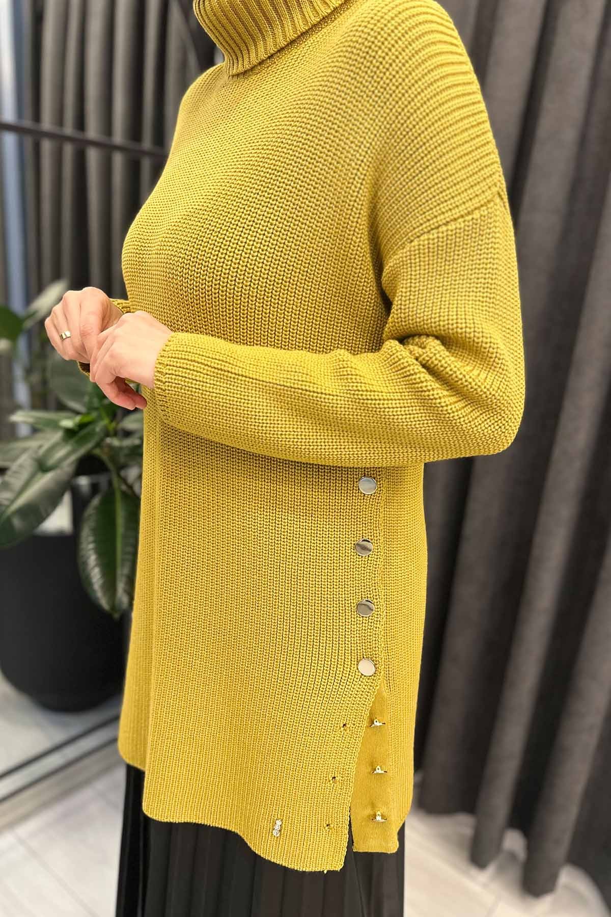 YANLARI DÜĞMELİ SELANİK TUNİK