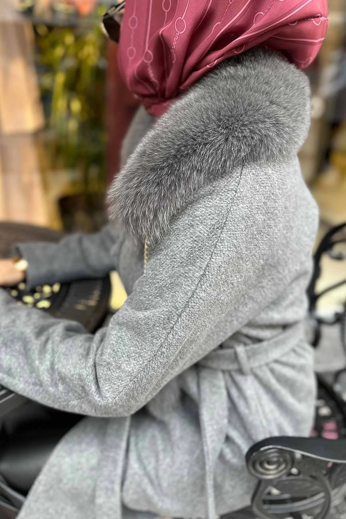 Yakası Zincir Kürklü Kaban