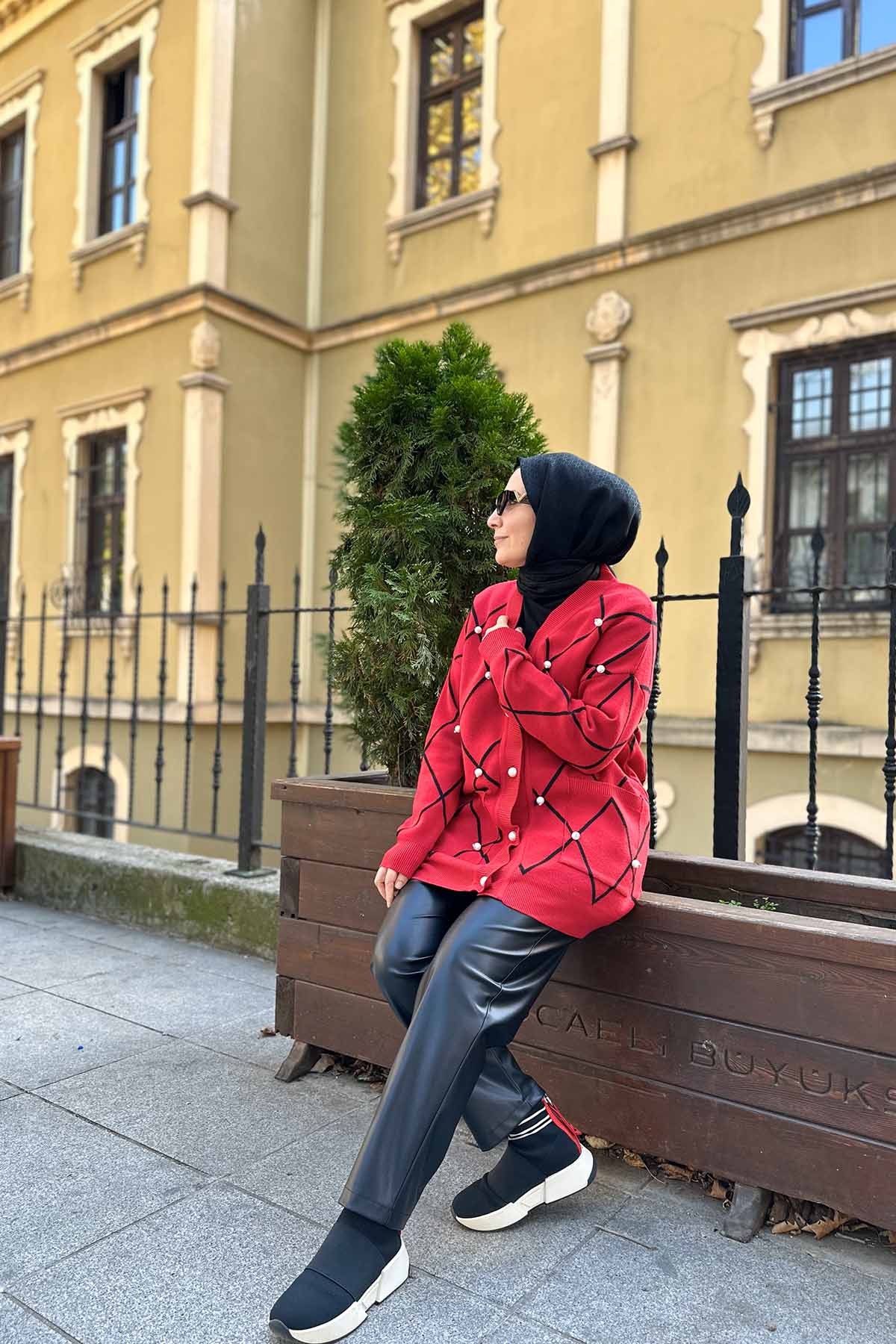 İNCİLİ HIRKA