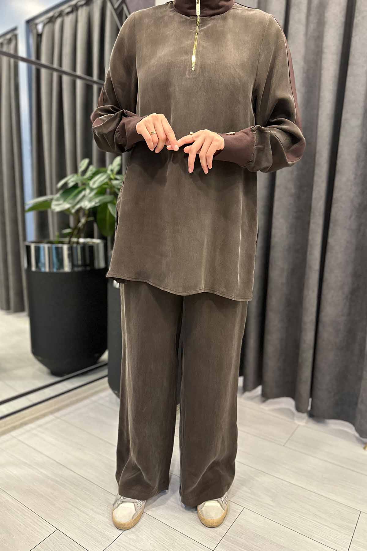 DİK YAKA FERMUARLI UZUN KOLLU TUNİK