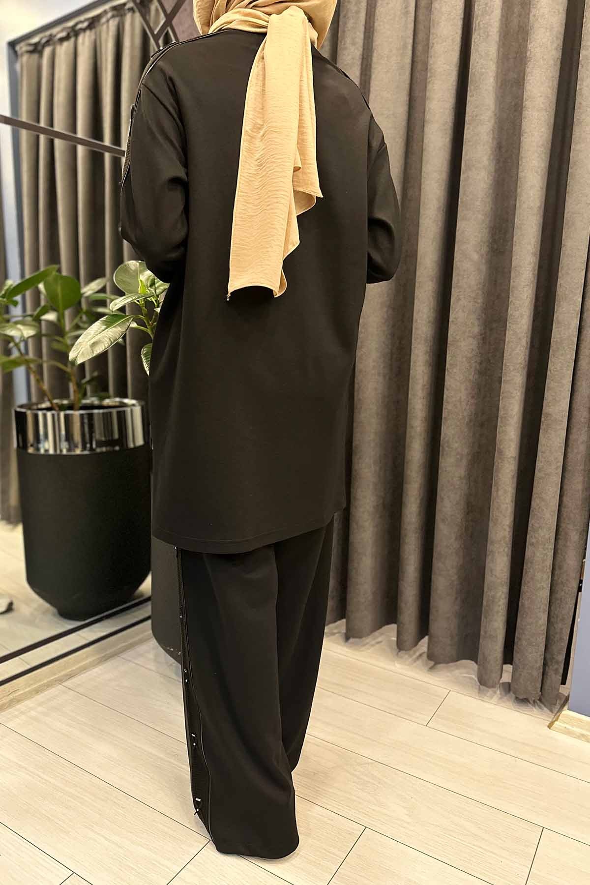 YANLARI DERİ BAĞCIKLI PANTOLONLU ÇELİK TRİKO TAKIM
