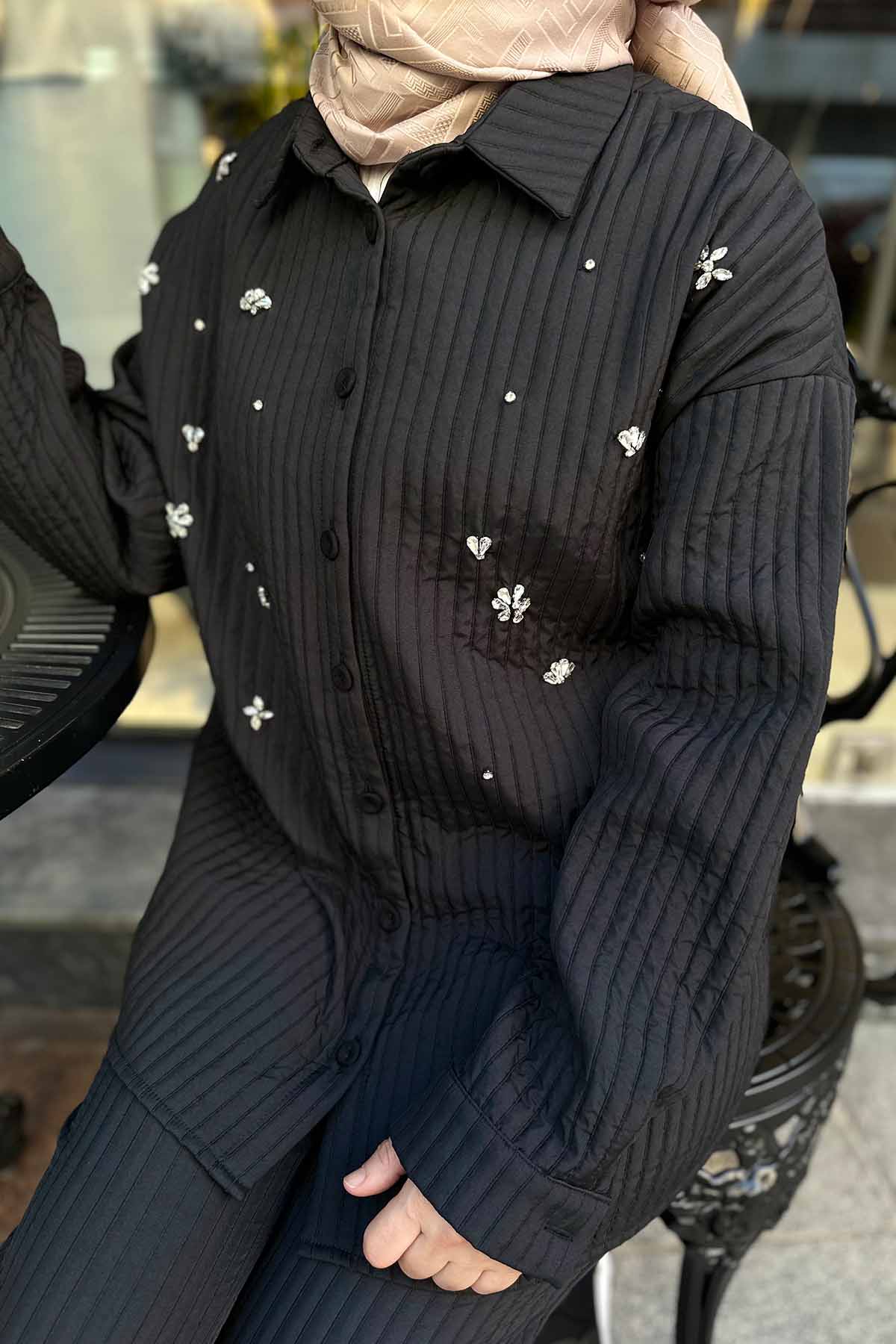 HAVUÇ PAÇA ÇİZGİLİ KAPİTONE PANTOLONLU TAKIM