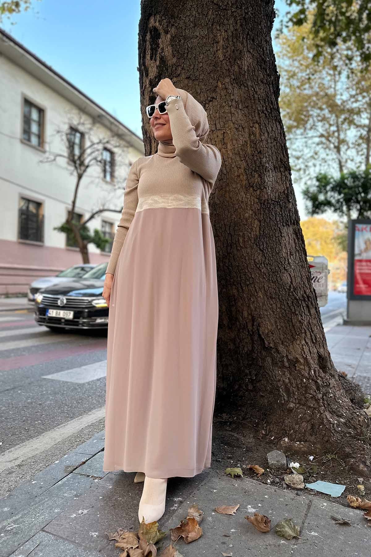 KEÇE DETAYLI TRİKO ELBİSE