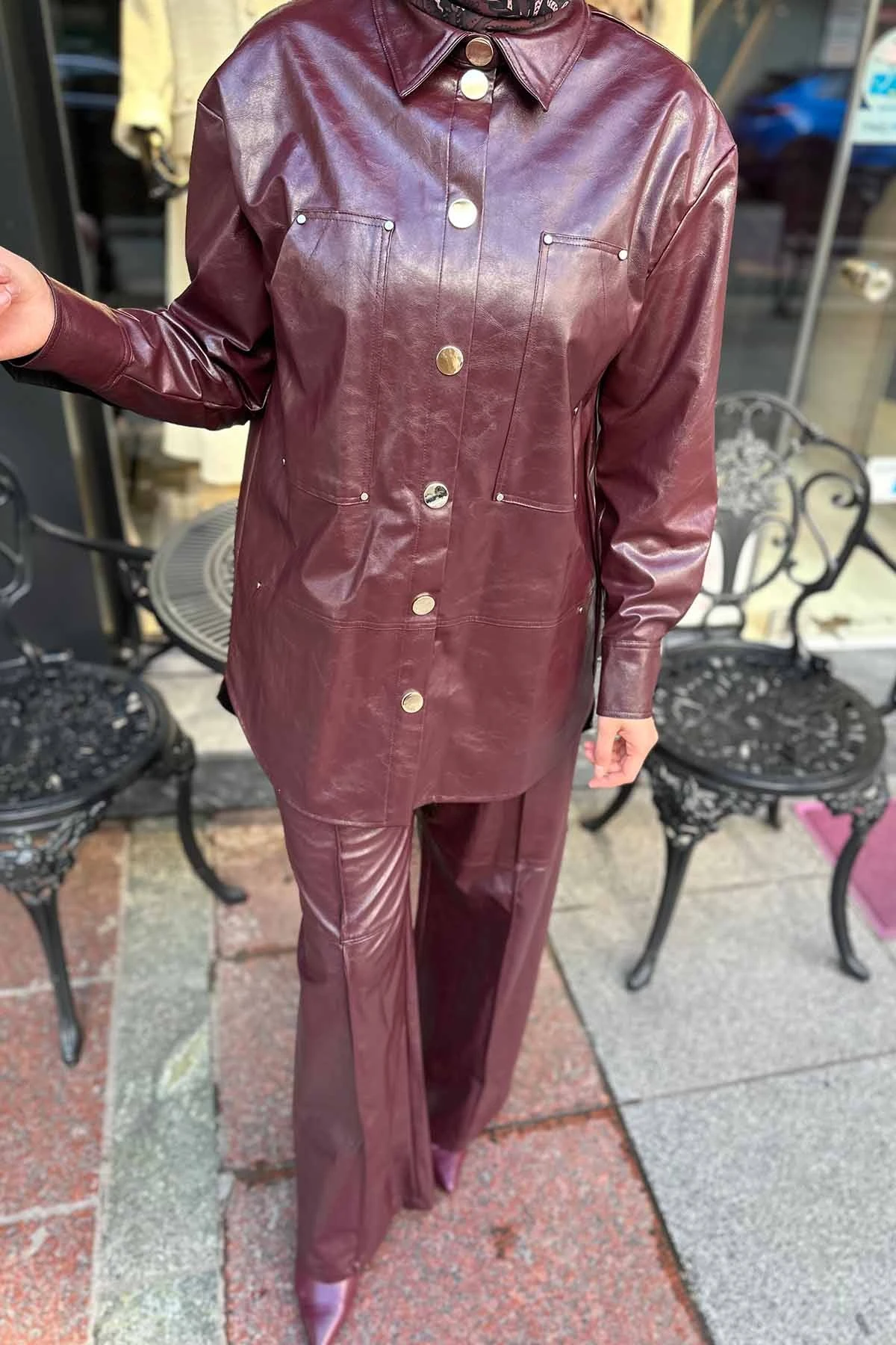 RİVETLİ DERİ GÖMLEK