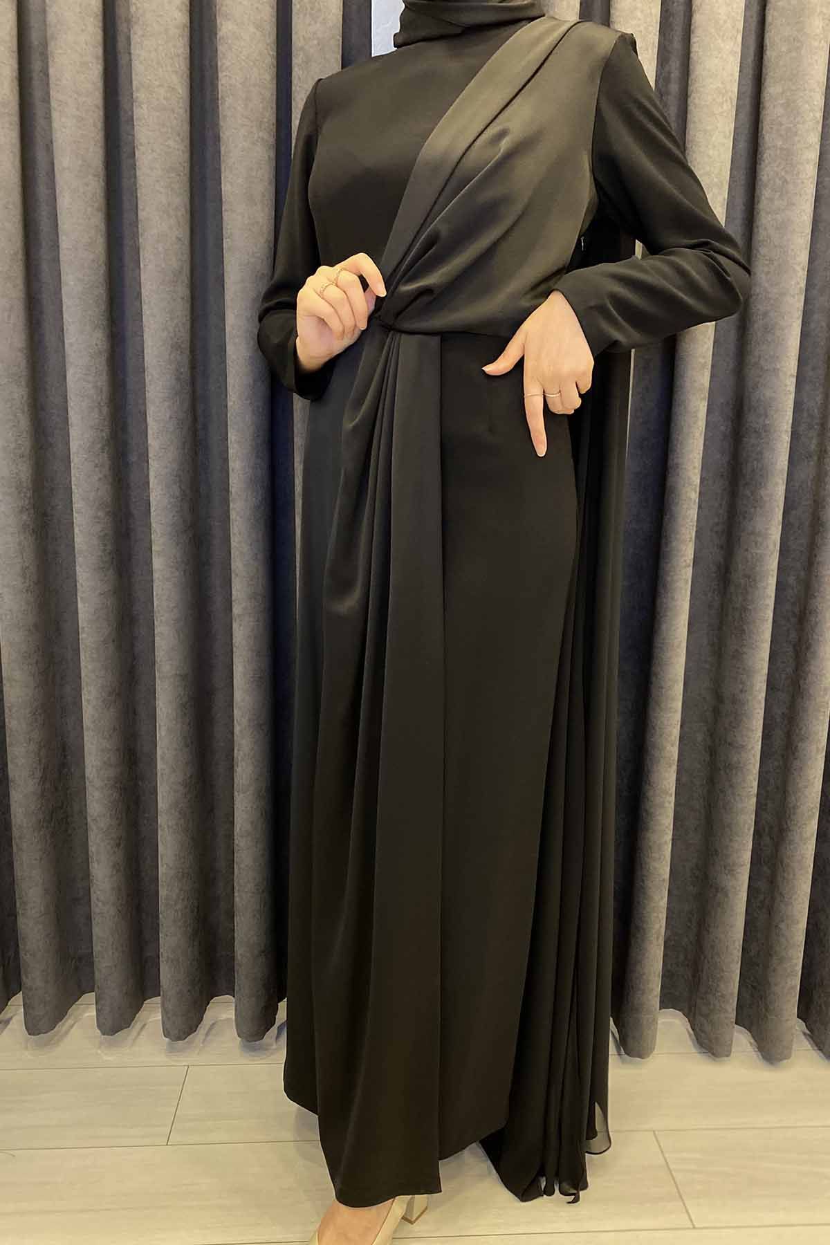 ARKA ŞİFON DETAYLI ELBİSE