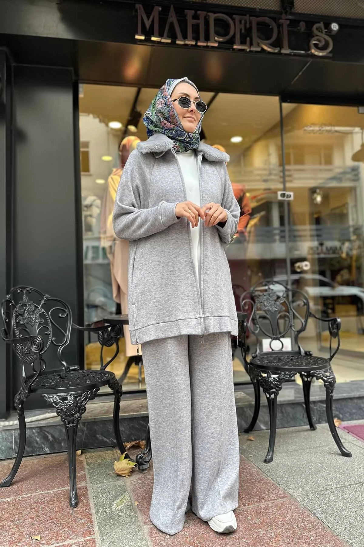 Yakası Kürklü Triko Kumaş Takım