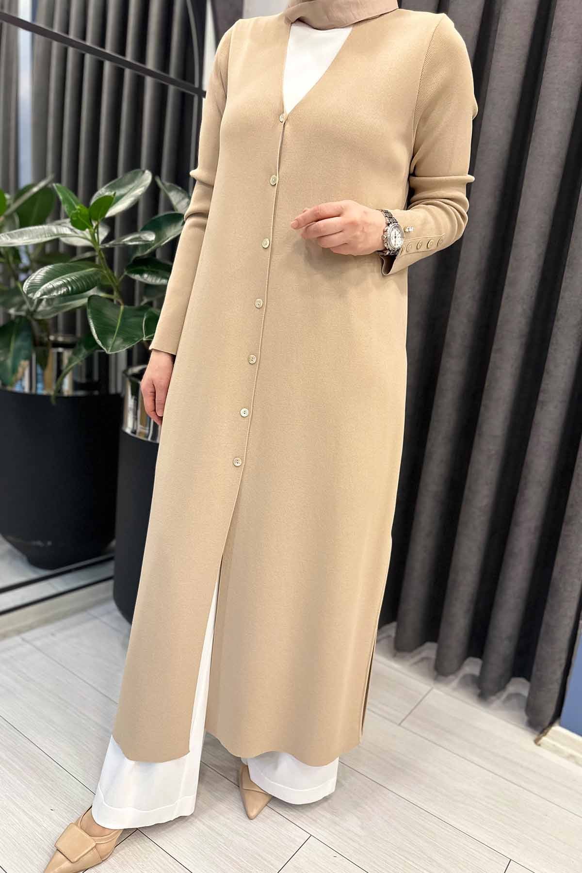 TEMİZ KESİM DÜZ RENK DÜĞMELİ HIRKA