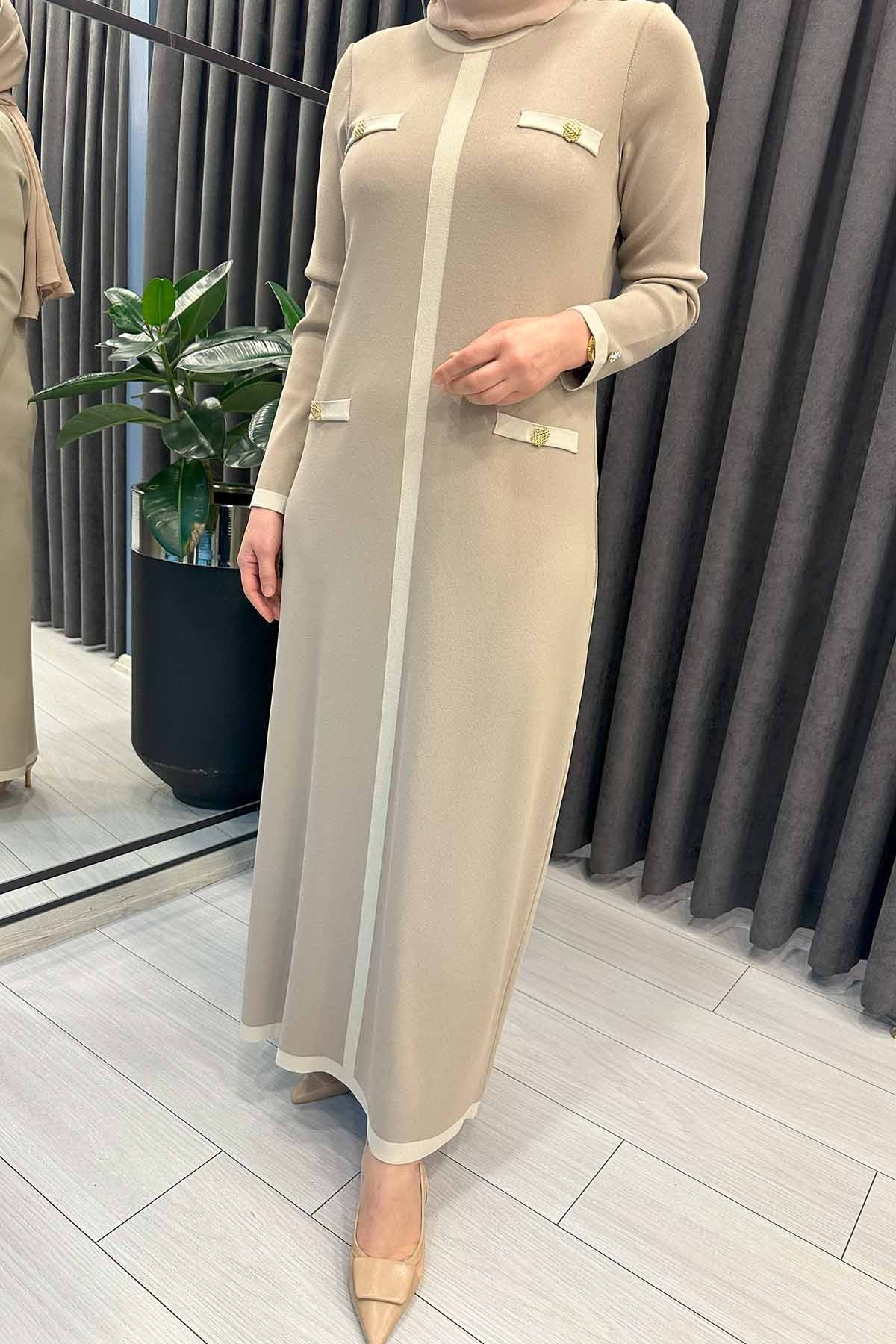DÖRT DÜĞMELİ UZUN TRİKO ELBİSE