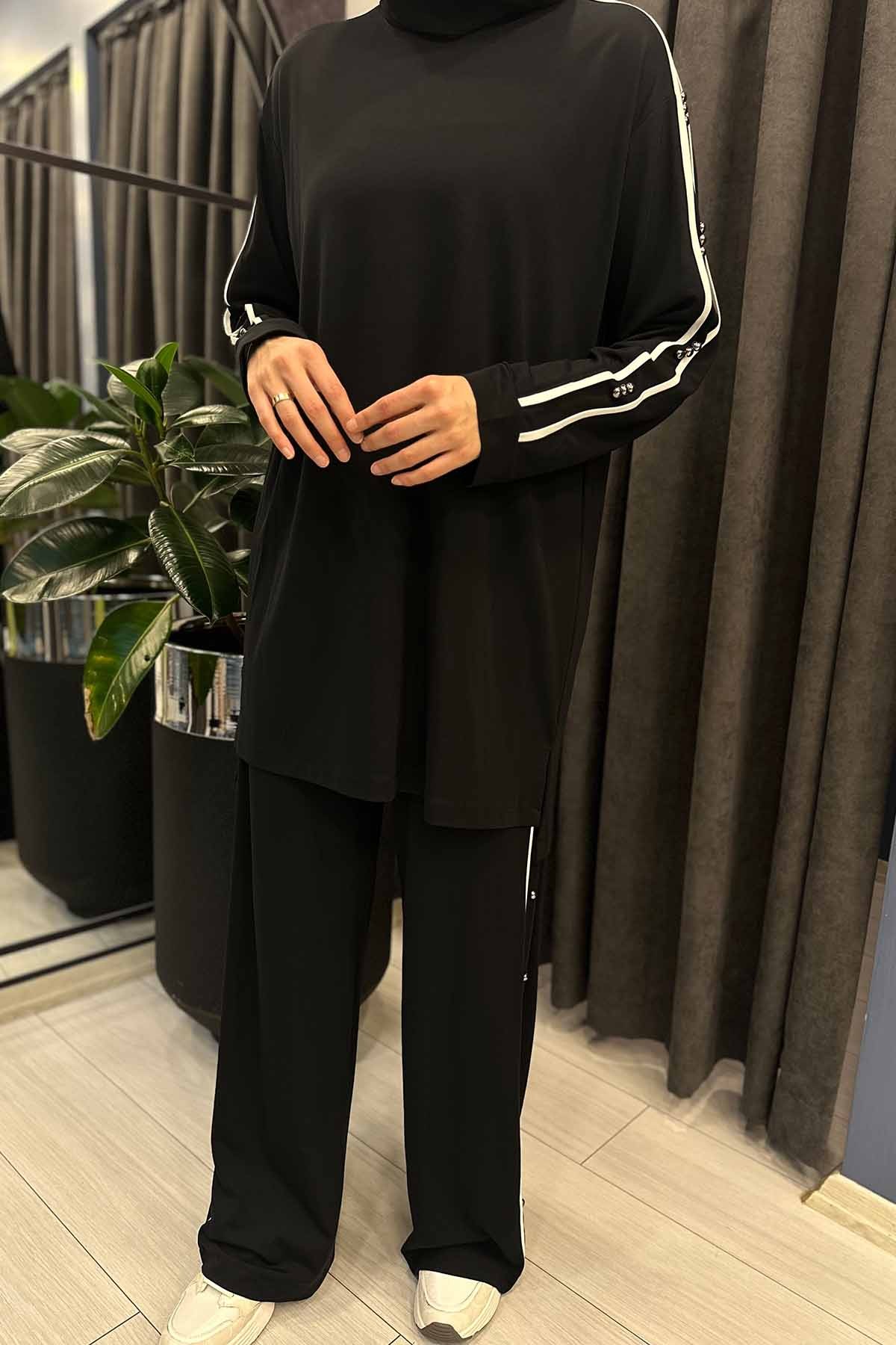 KOLLARI VE PANTOLONUNUN YANLARI GARNİ VE AKSESUAR DETAYLI BAMBU PANTOLONLU TAKIM