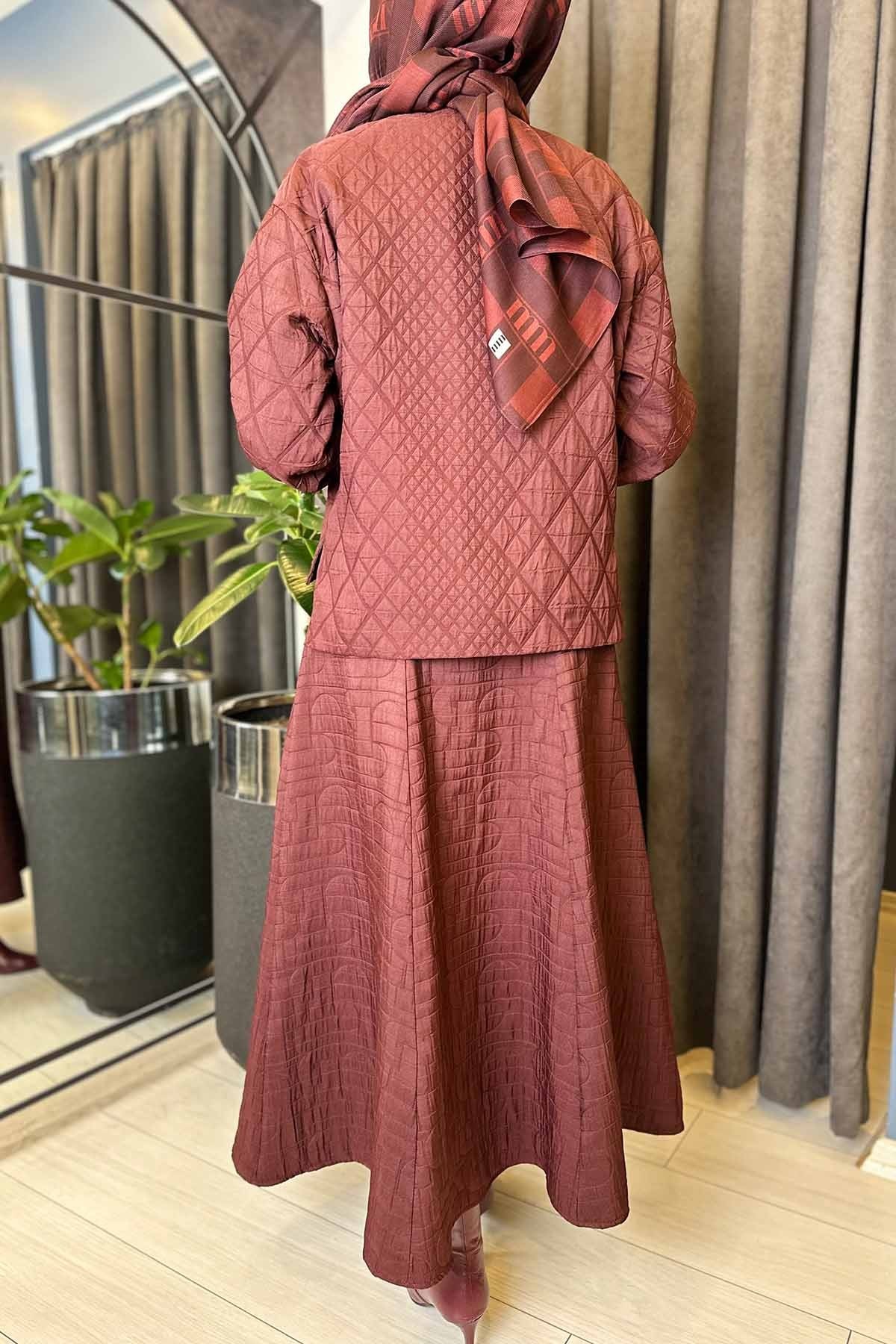 ÖNÜ FERMUARLI CEKET VE ETEKLİ BAKLAVA KAPİTÖN TAKIM